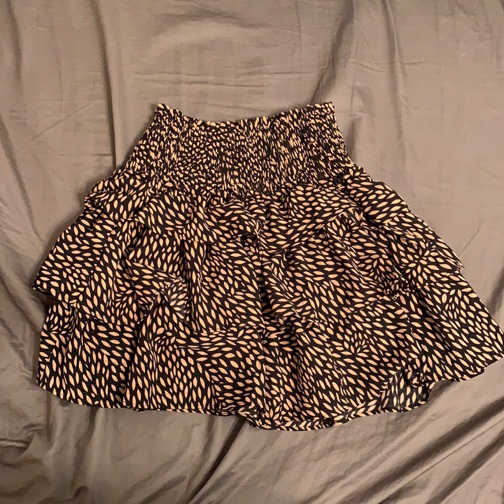 Ruffle, patterned skirt